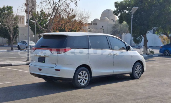Buy Used Toyota Previa White Car in Tashkent in Toskent Buy Used Toyota Previa White Car in Tashkent in Toskent