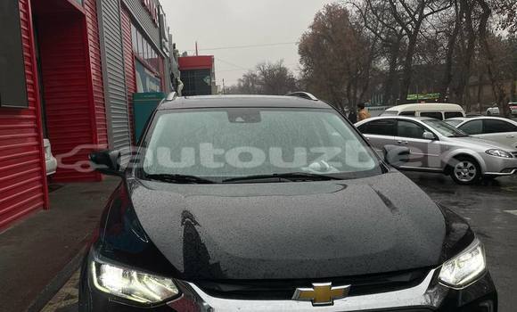 Buy Used Chevrolet Tracker Black Car in Tashkent in Toskent