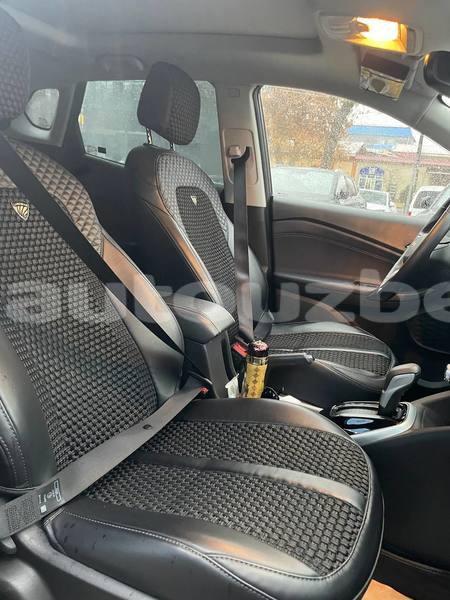 Big with watermark chevrolet tracker toskent tashkent 4592