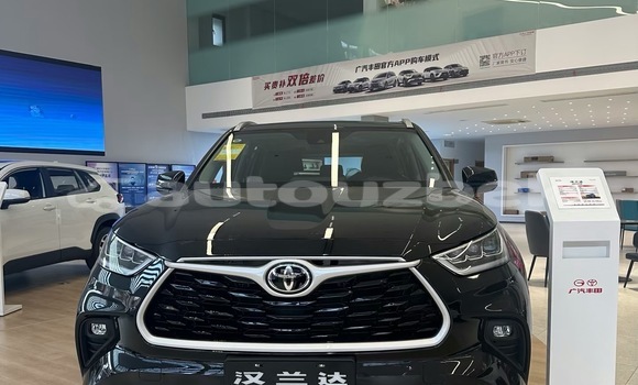 Buy New Toyota Highlander White Car in Tashkent in Toskent Buy New Toyota Highlander White Car in Tashkent in Toskent