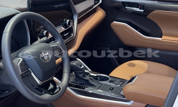 Buy New Toyota Highlander White Car in Tashkent in Toskent Buy New Toyota Highlander White Car in Tashkent in Toskent