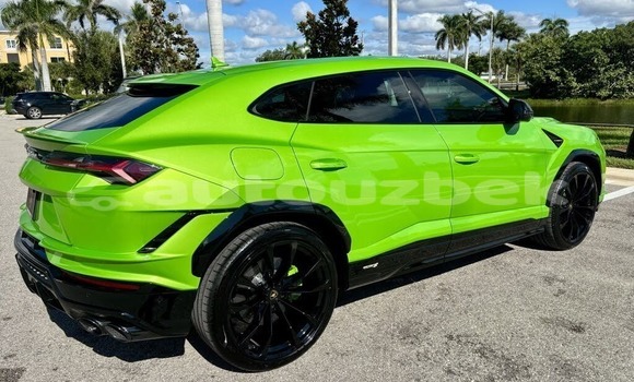 Buy Used Lamborghini Urus Green Car in Almazar in Toskent Buy Used Lamborghini Urus Green Car in Almazar in Toskent