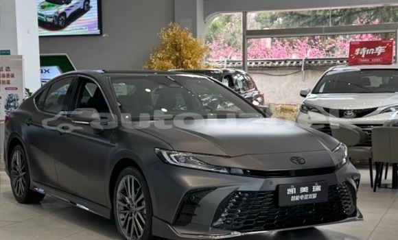 Buy New Toyota Camry White Car in Tashkent in Toskent Buy New Toyota Camry White Car in Tashkent in Toskent