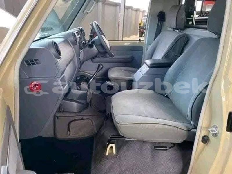 Big with watermark toyota land cruiser toskent tashkent 4631