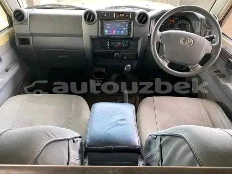 Big with watermark toyota land cruiser toskent tashkent 4631