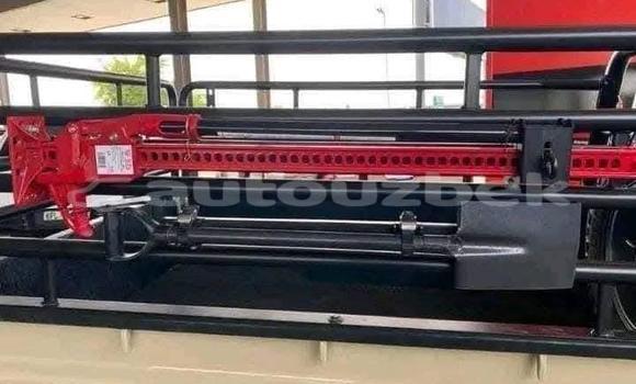 Buy Used Toyota Land Cruiser Beige Car in Tashkent in Toskent Buy Used Toyota Land Cruiser Beige Car in Tashkent in Toskent