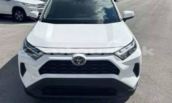 Buy Used Toyota RAV4 White Car in Angren in Toskent