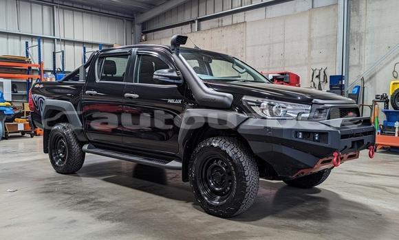 Buy Used Toyota Hilux Black Car in Almazar in Toskent