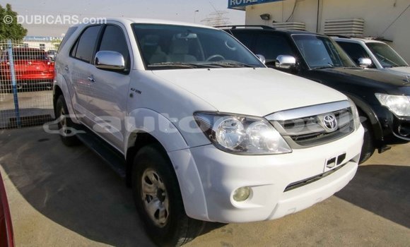 Buy Import Toyota Fortuner White Car in Import - Dubai in Andijon Buy Import Toyota Fortuner White Car in Import - Dubai in Andijon