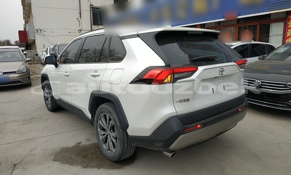 Buy Used Toyota RAV4 White Car in Tashkent in Toskent Buy Used Toyota RAV4 White Car in Tashkent in Toskent