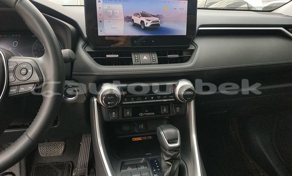 Buy Used Toyota RAV4 White Car in Tashkent in Toskent Buy Used Toyota RAV4 White Car in Tashkent in Toskent