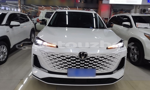 Buy Used Changan CS35 White Car in Tashkent in Toskent