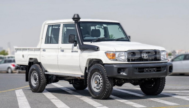 Big with watermark toyota land cruiser toskent tashkent 4658