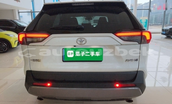 Buy Used Toyota RAV4 White Car in Tashkent in Toskent Buy Used Toyota RAV4 White Car in Tashkent in Toskent