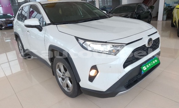 Buy Used Toyota RAV4 White Car in Tashkent in Toskent Buy Used Toyota RAV4 White Car in Tashkent in Toskent