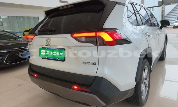 Buy Used Toyota RAV4 White Car in Tashkent in Toskent Buy Used Toyota RAV4 White Car in Tashkent in Toskent