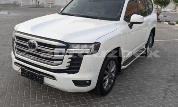 Buy Used Toyota Land Cruiser White Car in Tashkent in Toskent Buy Used Toyota Land Cruiser White Car in Tashkent in Toskent