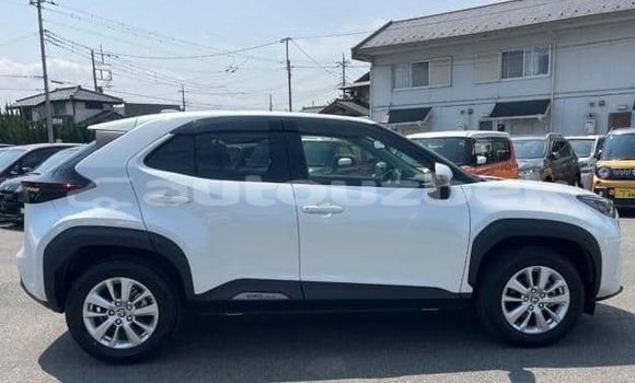Buy Used Toyota Yaris White Car in Tashkent in Toskent Buy Used Toyota Yaris White Car in Tashkent in Toskent