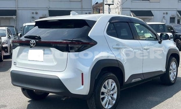 Buy Used Toyota Yaris White Car in Tashkent in Toskent Buy Used Toyota Yaris White Car in Tashkent in Toskent