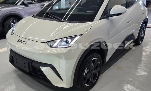 Buy Used BYD S6 White Car in Tashkent in Toskent