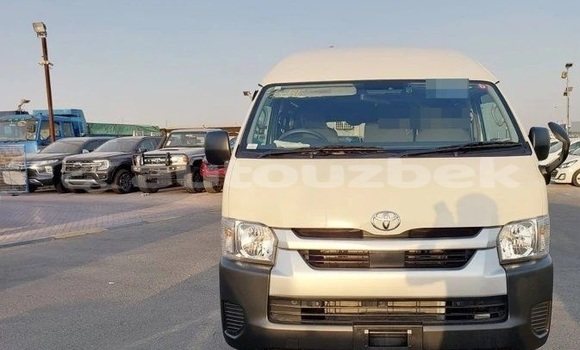 Buy Used Toyota Hiace White Car in Beskent in Kaskadar Buy Used Toyota Hiace White Car in Beskent in Kaskadar