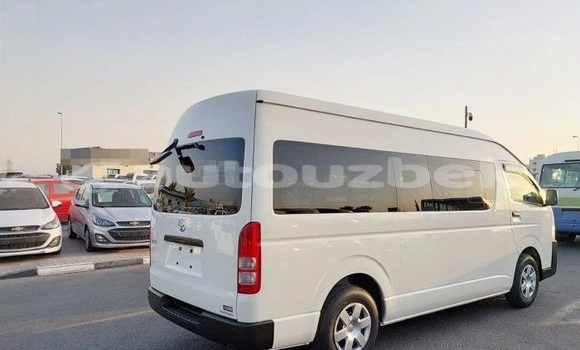 Buy Used Toyota Hiace White Car in Beskent in Kaskadar Buy Used Toyota Hiace White Car in Beskent in Kaskadar