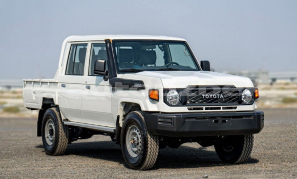 Buy Used Toyota Land Cruiser White Car in Tashkent in Toskent Buy Used Toyota Land Cruiser White Car in Tashkent in Toskent
