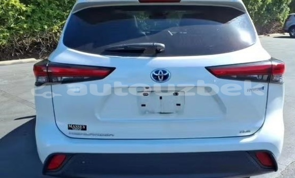 Buy Used Toyota Highlander White Car in Beskent in Kaskadar Buy Used Toyota Highlander White Car in Beskent in Kaskadar