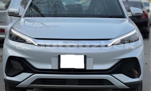 Buy Used BYD F3 White Car in Tashkent in Toskent