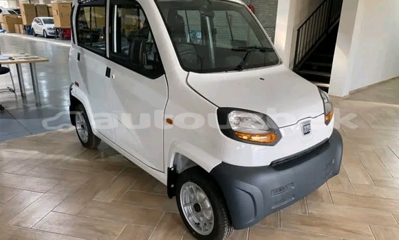 Buy New Bajaj Qute White Car in Yaniobod in Toskent Buy New Bajaj Qute White Car in Yaniobod in Toskent