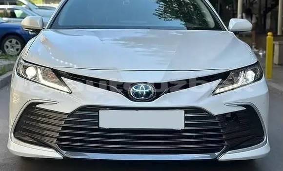 Buy Used Toyota Camry White Car in Nurobod in Samarkand