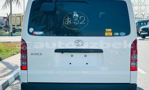 Buy Used Toyota Hiace White Car in Tashkent in Toskent Buy Used Toyota Hiace White Car in Tashkent in Toskent