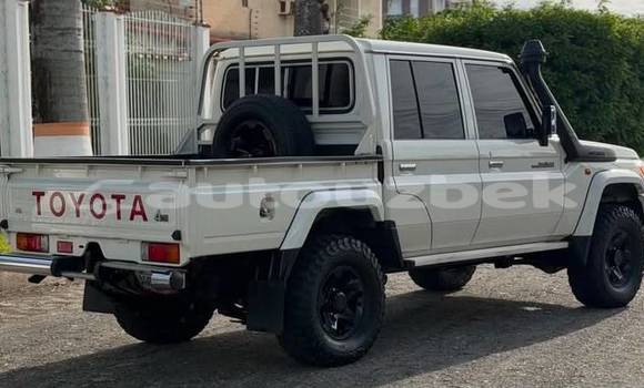 Buy Used Toyota Land Cruiser White Car in Beskent in Kaskadar Buy Used Toyota Land Cruiser White Car in Beskent in Kaskadar
