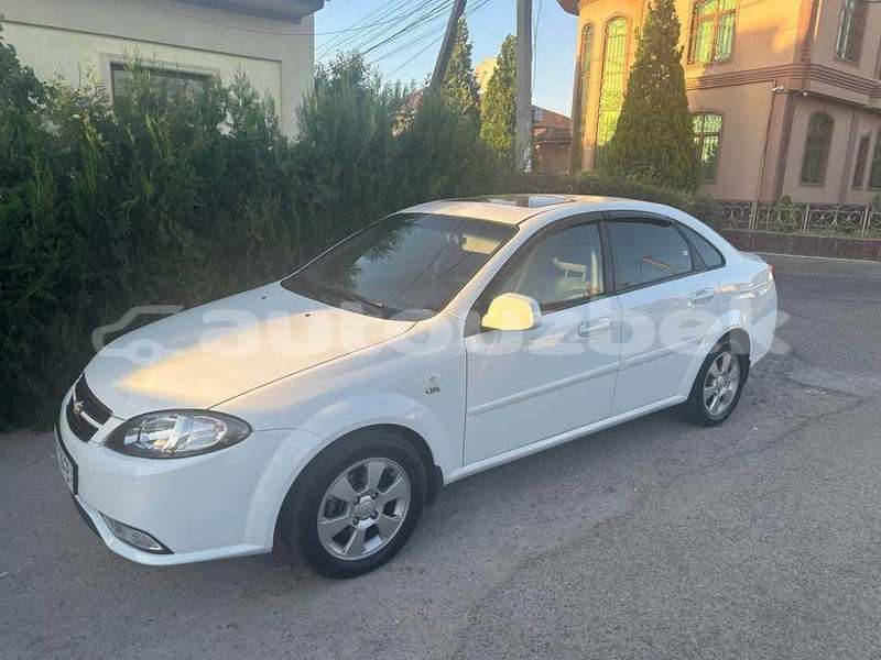 Big with watermark nissan serena toskent toskent 4806