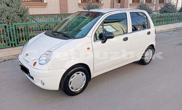 Buy Used Toyota Vitz White Car in Toskent in Toskent Buy Used Toyota Vitz White Car in Toskent in Toskent