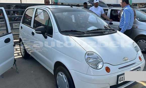 Buy Used Toyota Matrix White Car in Toskent in Toskent