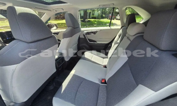 Buy Used Toyota RAV4 White Car in Akkurgon in Surhondar Buy Used Toyota RAV4 White Car in Akkurgon in Surhondar