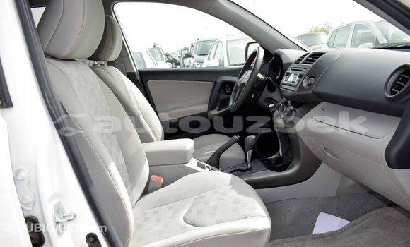 Buy Import Toyota 4Runner White Car in Import - Dubai in Andijon Buy Import Toyota 4Runner White Car in Import - Dubai in Andijon