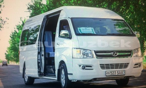 Buy Used Toyota HiAce White Truck in Buka in Toskent