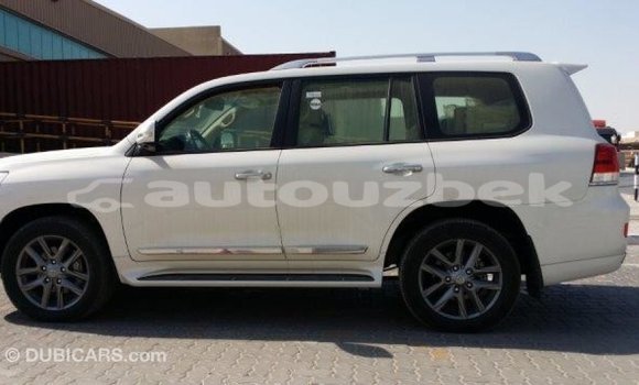 Buy Import Toyota Land Cruiser White Car in Import - Dubai in Andijon Buy Import Toyota Land Cruiser White Car in Import - Dubai in Andijon