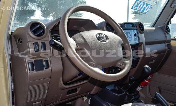 Buy Import Toyota Land Cruiser Beige Car in Import - Dubai in Andijon Buy Import Toyota Land Cruiser Beige Car in Import - Dubai in Andijon