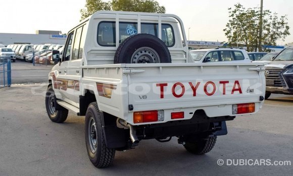 Buy Import Toyota Pickup White Car in Import - Dubai in Andijon Buy Import Toyota Pickup White Car in Import - Dubai in Andijon