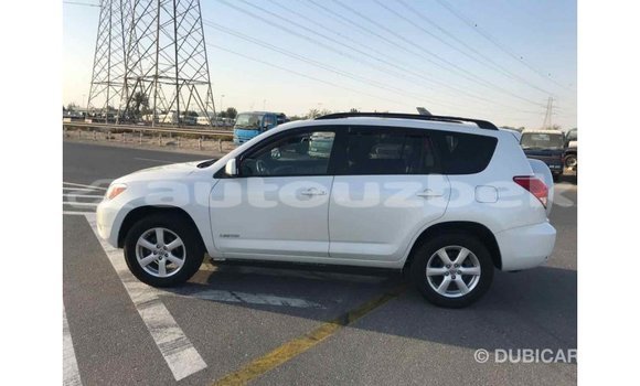 Buy Import Toyota 4Runner White Car in Import - Dubai in Andijon Buy Import Toyota 4Runner White Car in Import - Dubai in Andijon