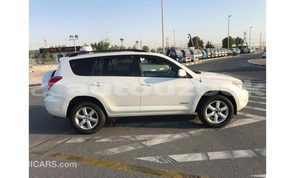 Buy Import Toyota 4Runner White Car in Import - Dubai in Andijon Buy Import Toyota 4Runner White Car in Import - Dubai in Andijon
