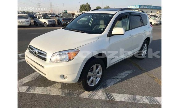 Buy Import Toyota 4Runner White Car in Import - Dubai in Andijon Buy Import Toyota 4Runner White Car in Import - Dubai in Andijon