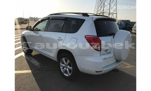 Buy Import Toyota 4Runner White Car in Import - Dubai in Andijon Buy Import Toyota 4Runner White Car in Import - Dubai in Andijon