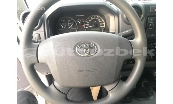 Buy Import Toyota Land Cruiser White Car in Import - Dubai in Andijon Buy Import Toyota Land Cruiser White Car in Import - Dubai in Andijon