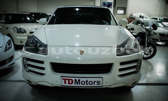 Buy Used Porsche Cayenne White Car in Tashkent in Toskent