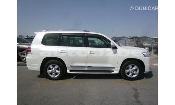 Buy Import Toyota Land Cruiser White Car in Import - Dubai in Andijon Buy Import Toyota Land Cruiser White Car in Import - Dubai in Andijon