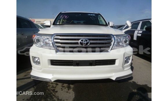Buy Import Toyota Land Cruiser White Car in Import - Dubai in Andijon Buy Import Toyota Land Cruiser White Car in Import - Dubai in Andijon